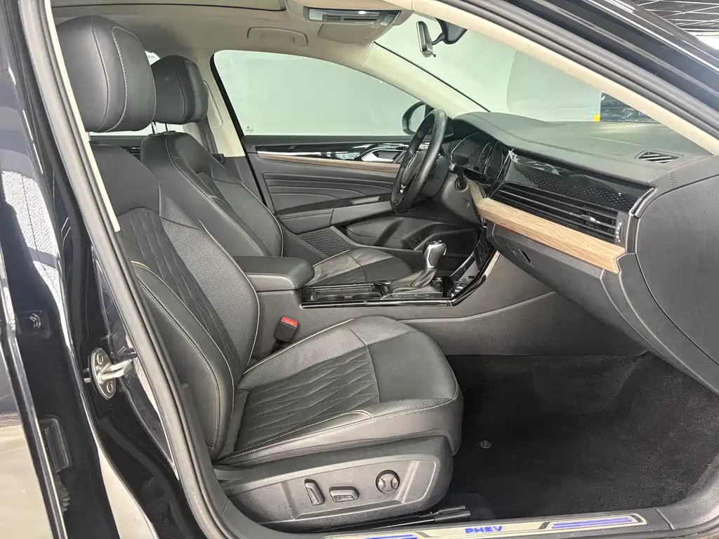 Volkswagen Passat New Energy 2020 — фото 14