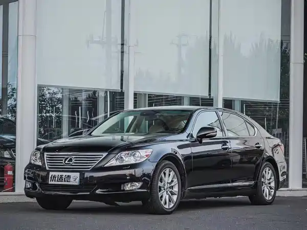Lexus LS 2011