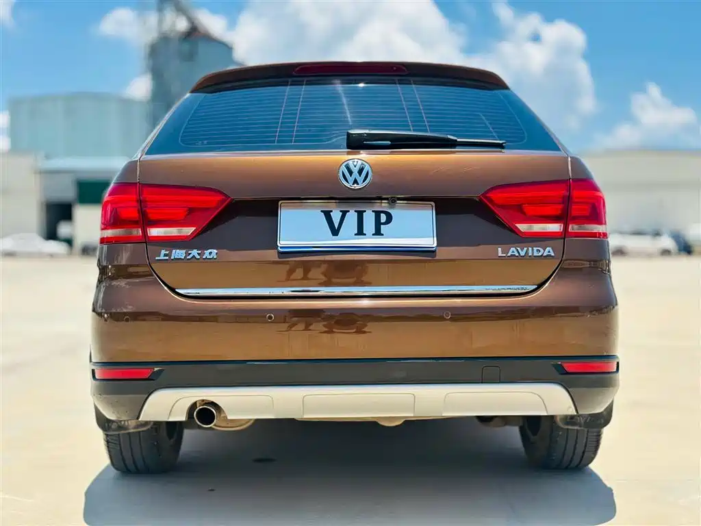 Volkswagen Cross Lavida 2014