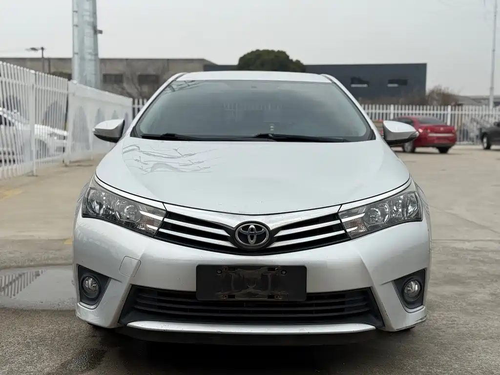 Toyota Corolla 2018 — фото 1