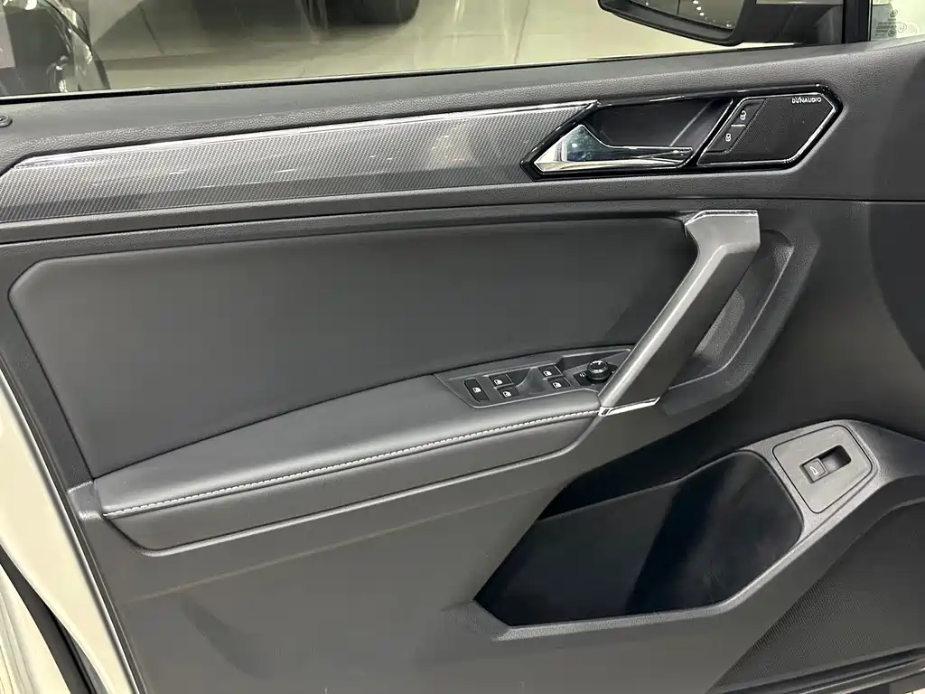 Volkswagen Tiguan L 2019 — фото 16