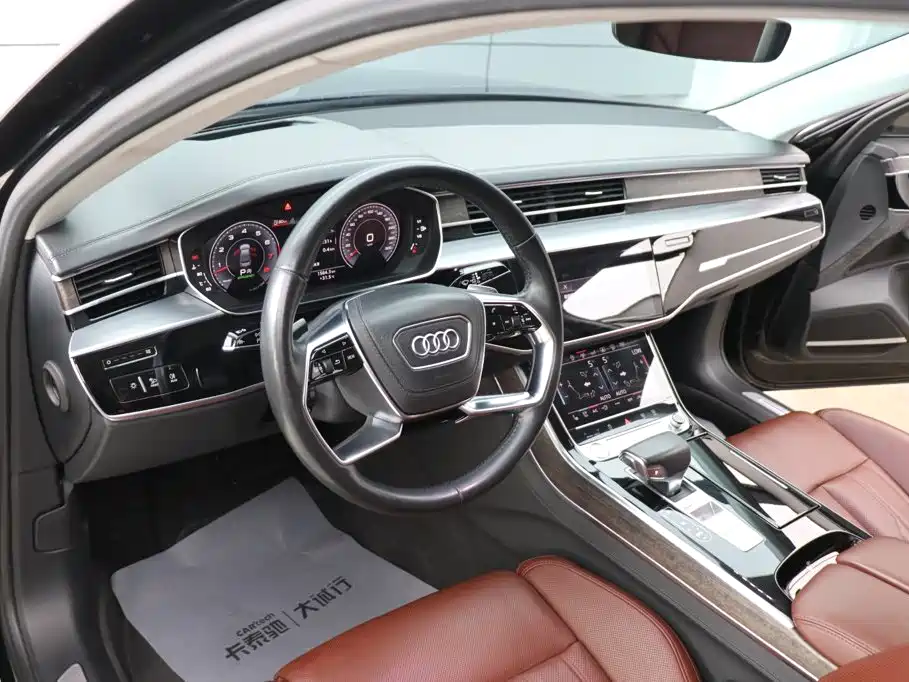 Audi A8 2018 — фото 13