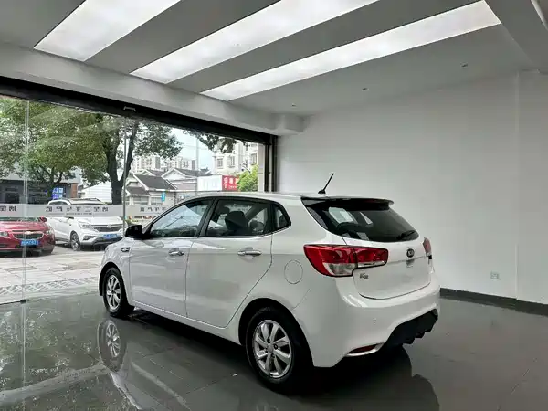 Kia K2 2015