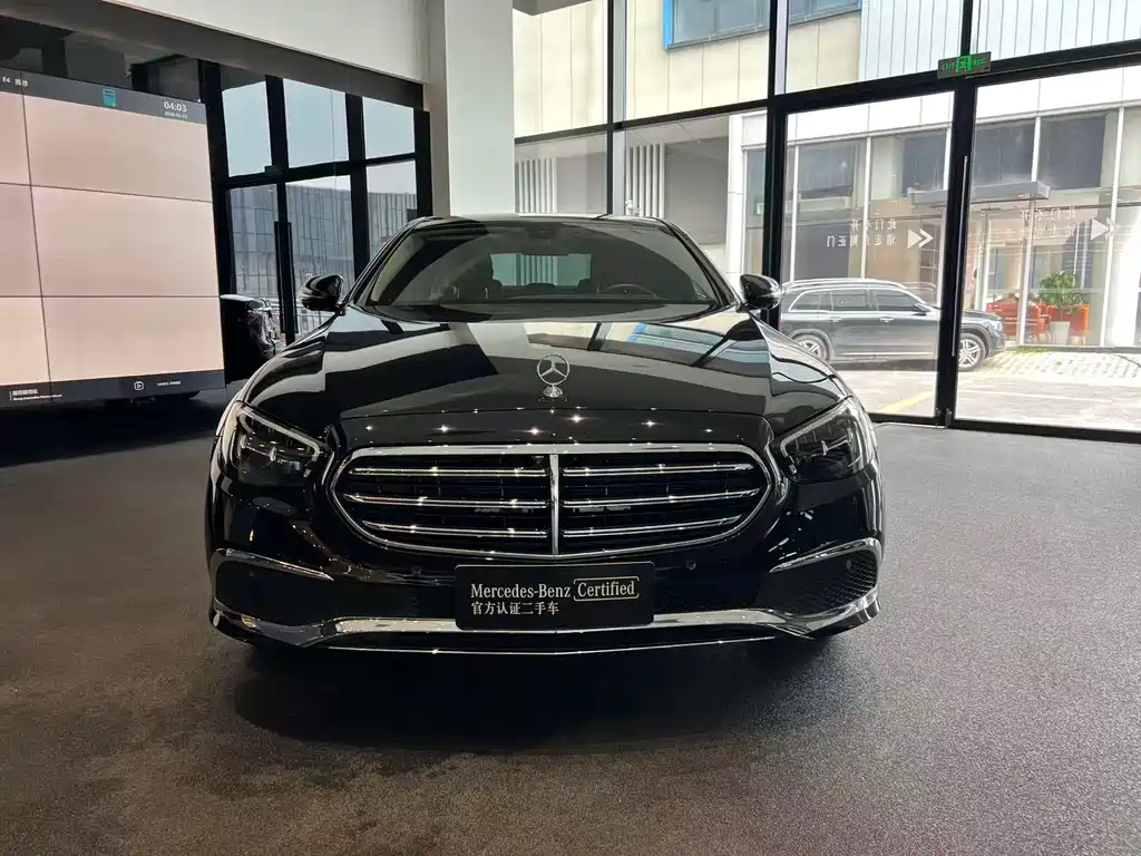 Mercedes-Benz E-Class 2023 — фото 7