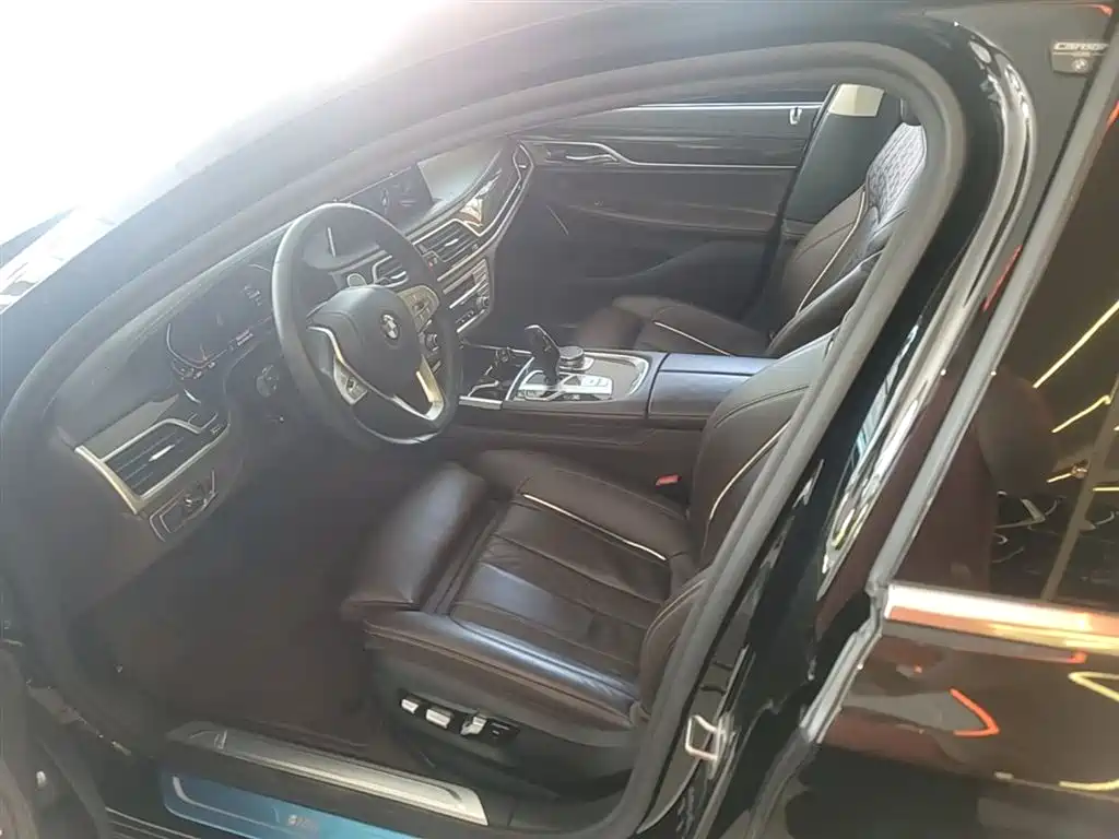 BMW 7 Series 2020 — фото 15