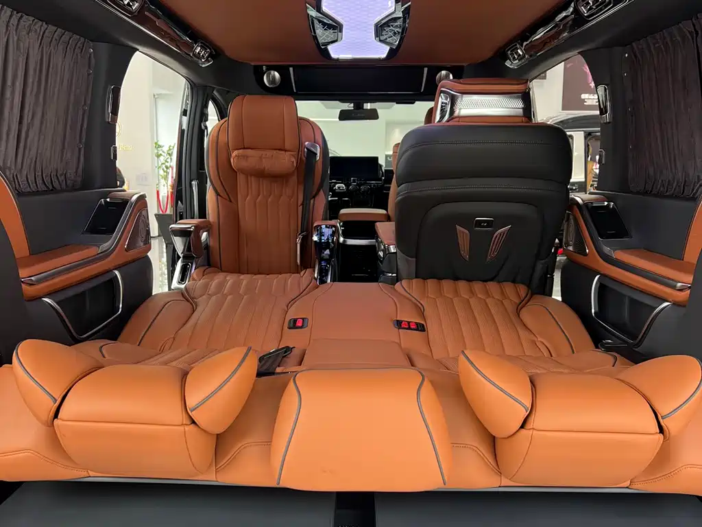 Toyota Hiace — фото 16
