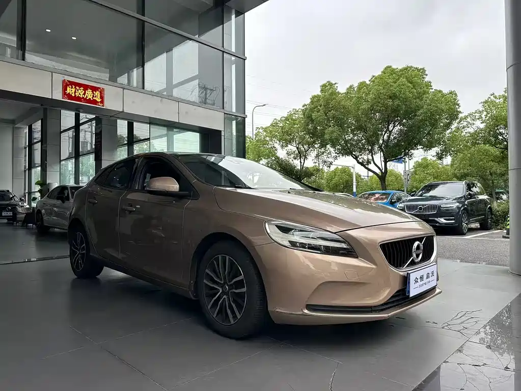 Volvo V40 2017 — фото 3