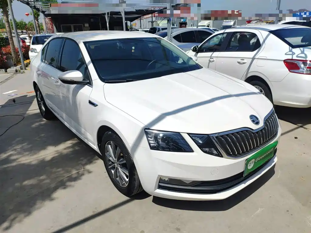 Skoda Octavia 2018 — фото 4