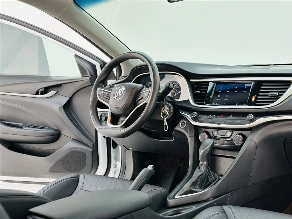 Buick Excelle 2022 — фото 15
