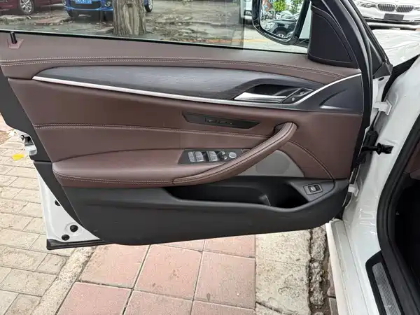 BMW 5 Series 2024