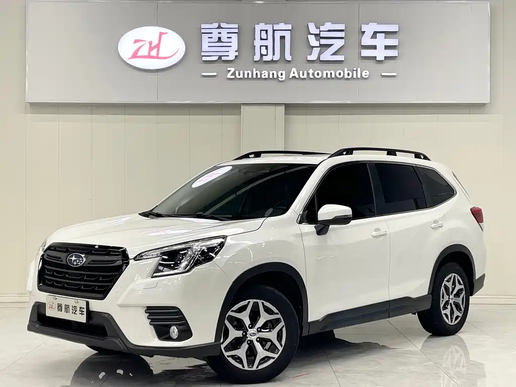 Subaru Forester 2023 — фото 1