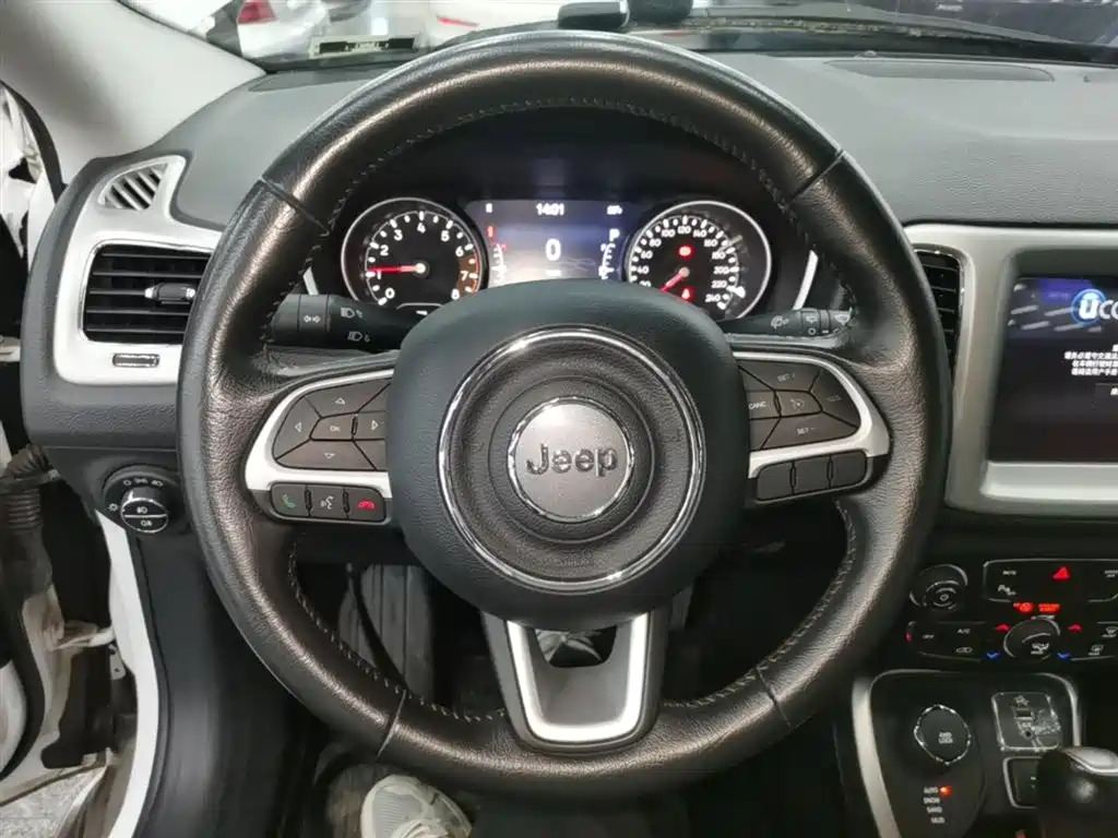 Jeep Compass 2019 — фото 11