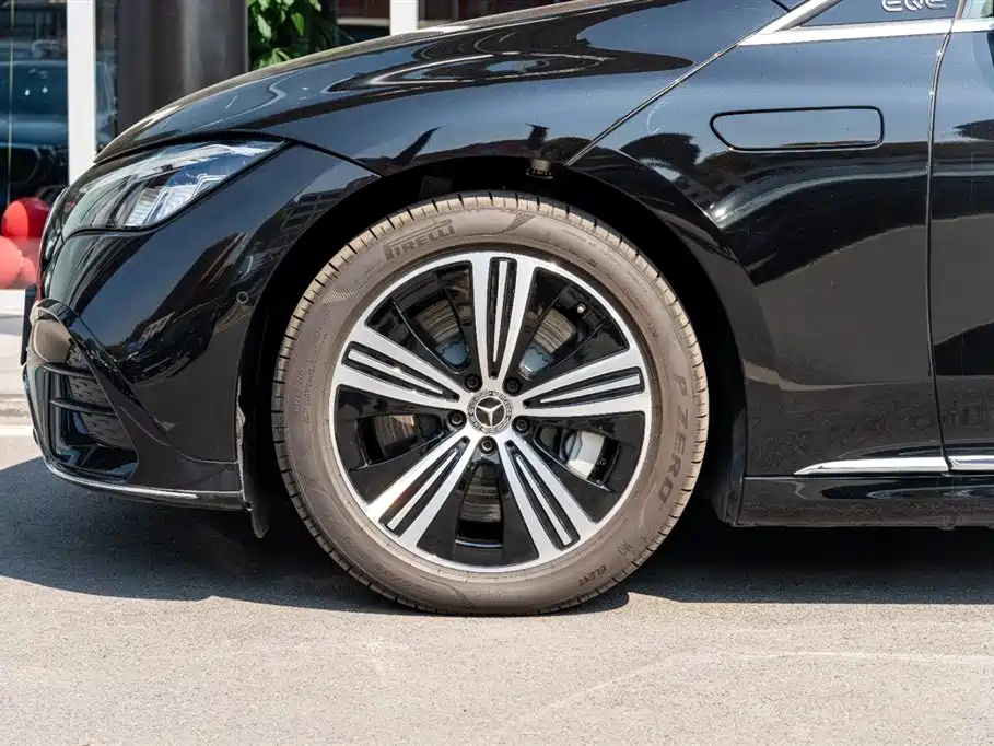 Mercedes-Benz EQE 2025 — фото 13