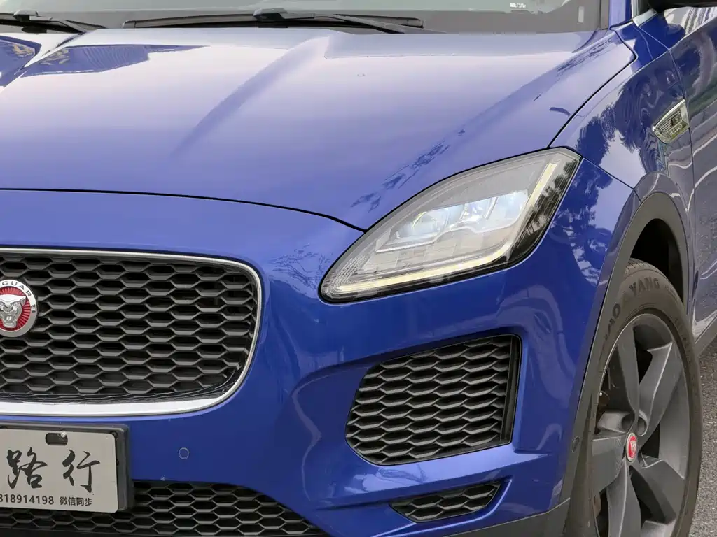 Jaguar E-PACE 2019 — фото 21