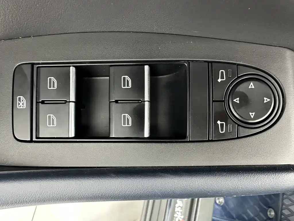 Mazda CX-30 2023 — фото 11