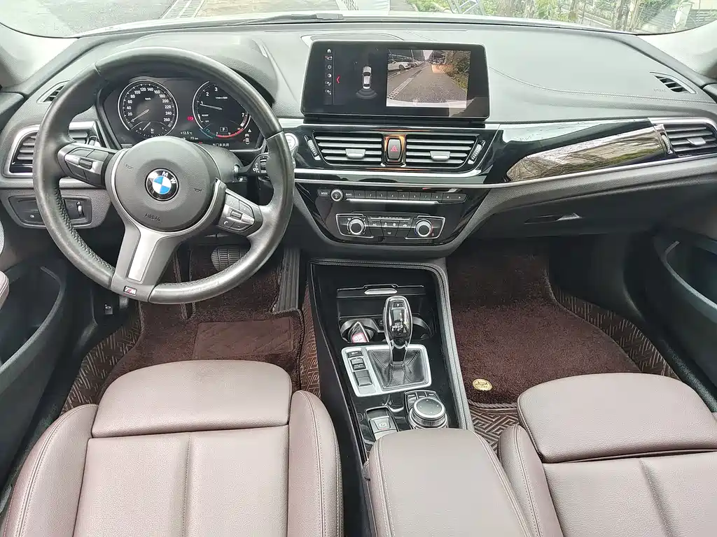BMW 1 Series 2022 — фото 14
