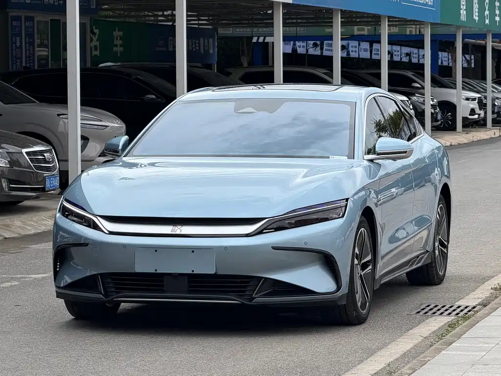 BYD Han 2023 — фото 1