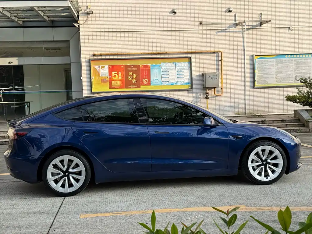 Tesla Model 3 2021 — фото 12