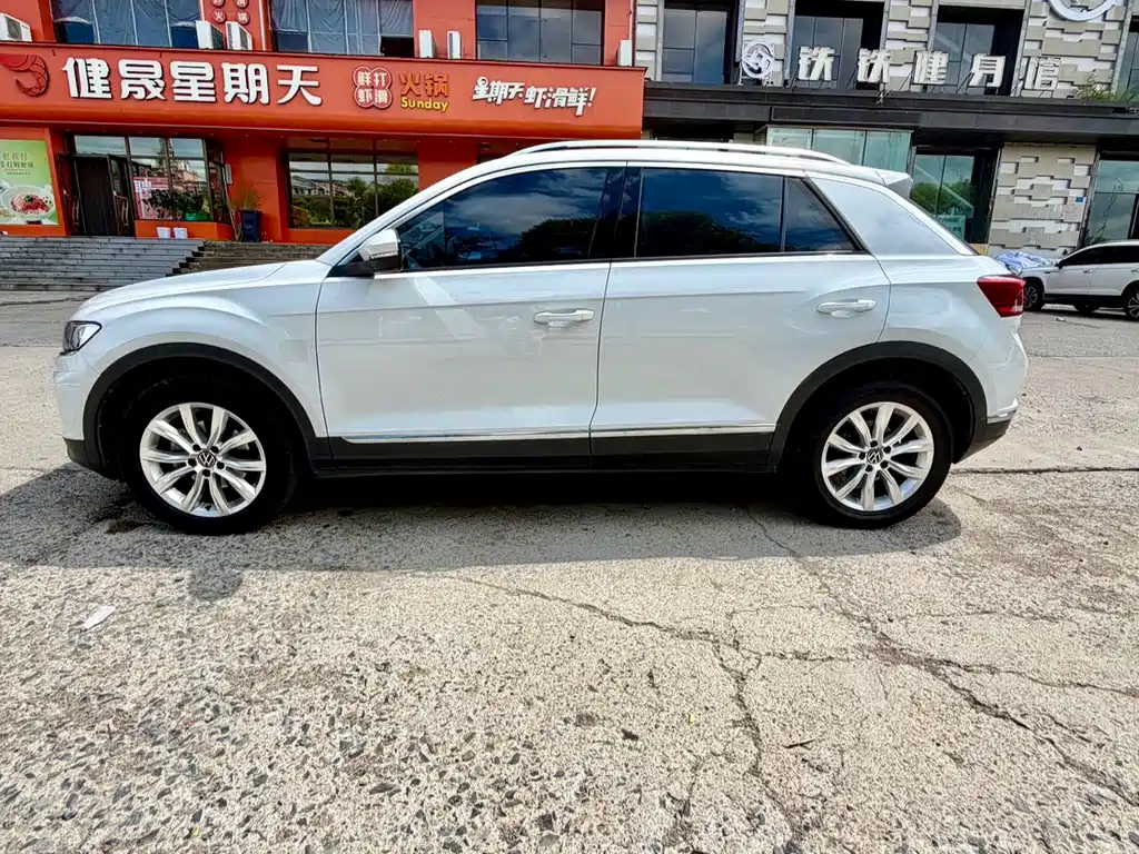 Volkswagen T-Roc 2022 — фото 8