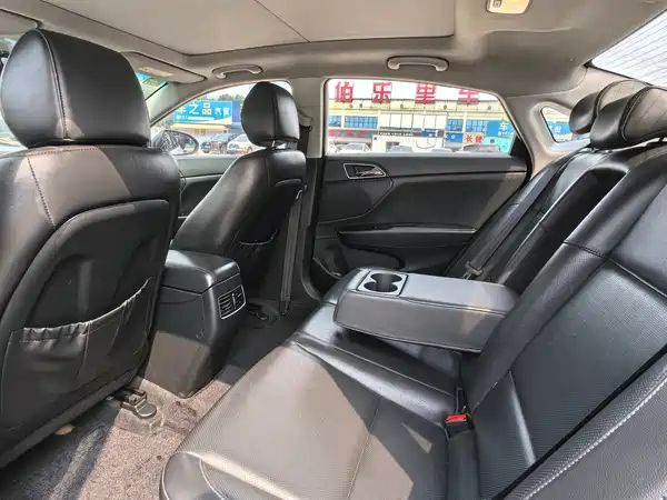 Hyundai Mistra 2014