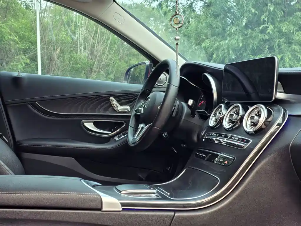 Mercedes-Benz C-Class 2019