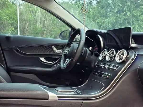 Mercedes-Benz C-Class 2019