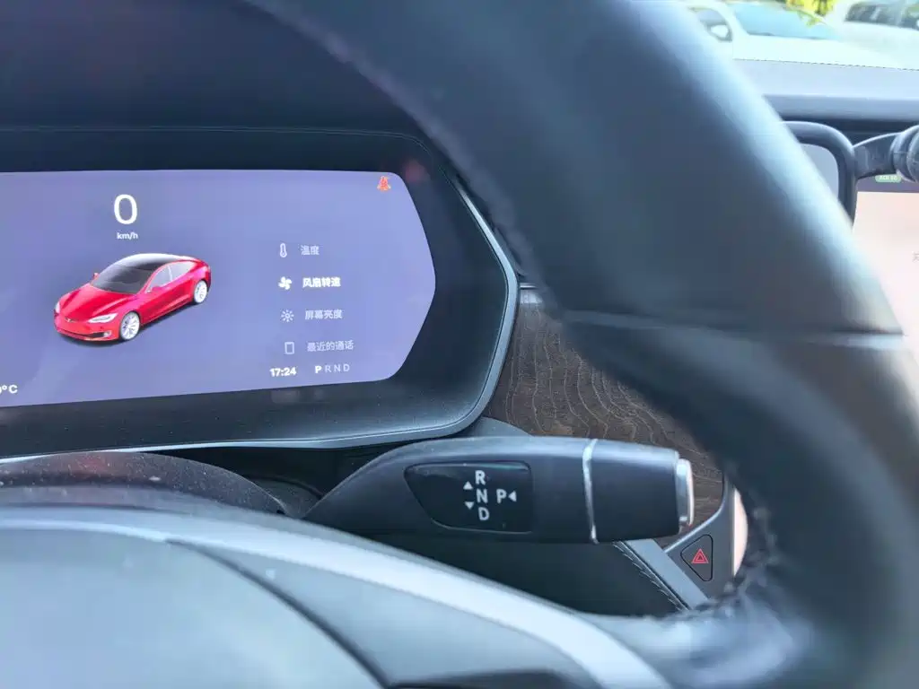 Tesla Model S 2019 — фото 17