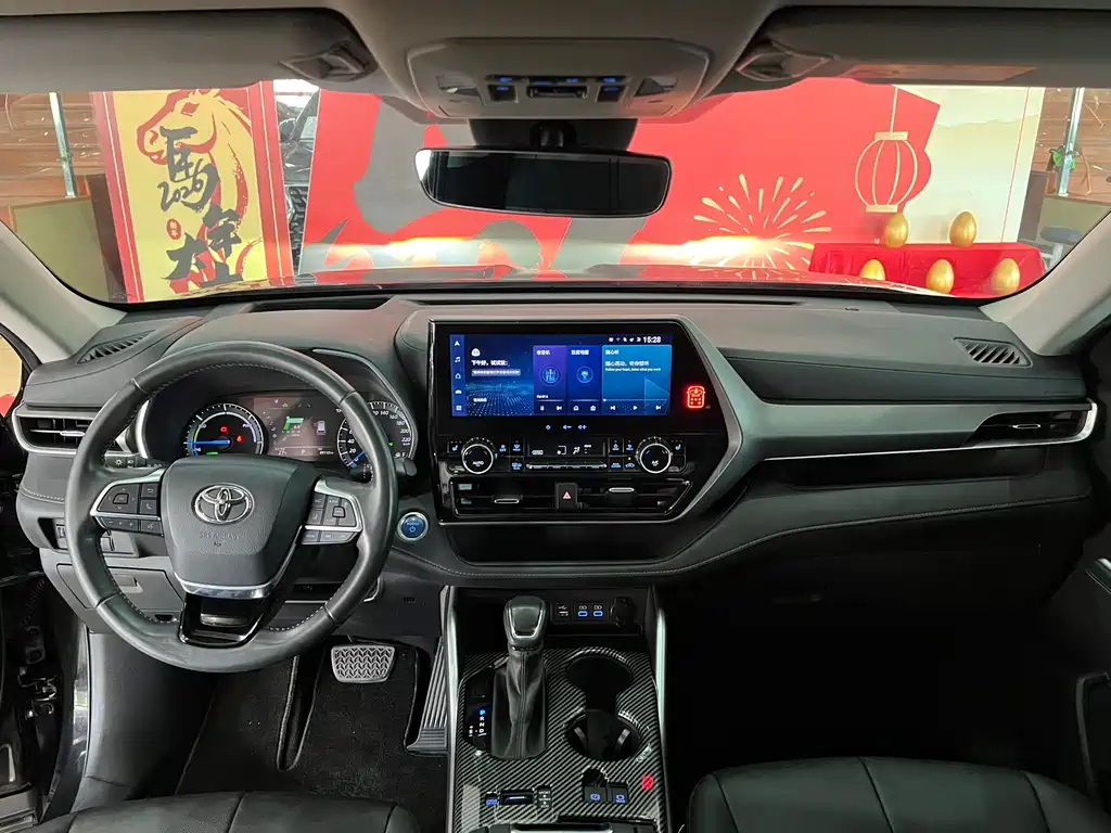 Toyota Highlander 2022 — фото 10
