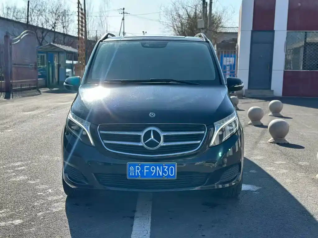 Mercedes-Benz V-Class 2020 — фото 1