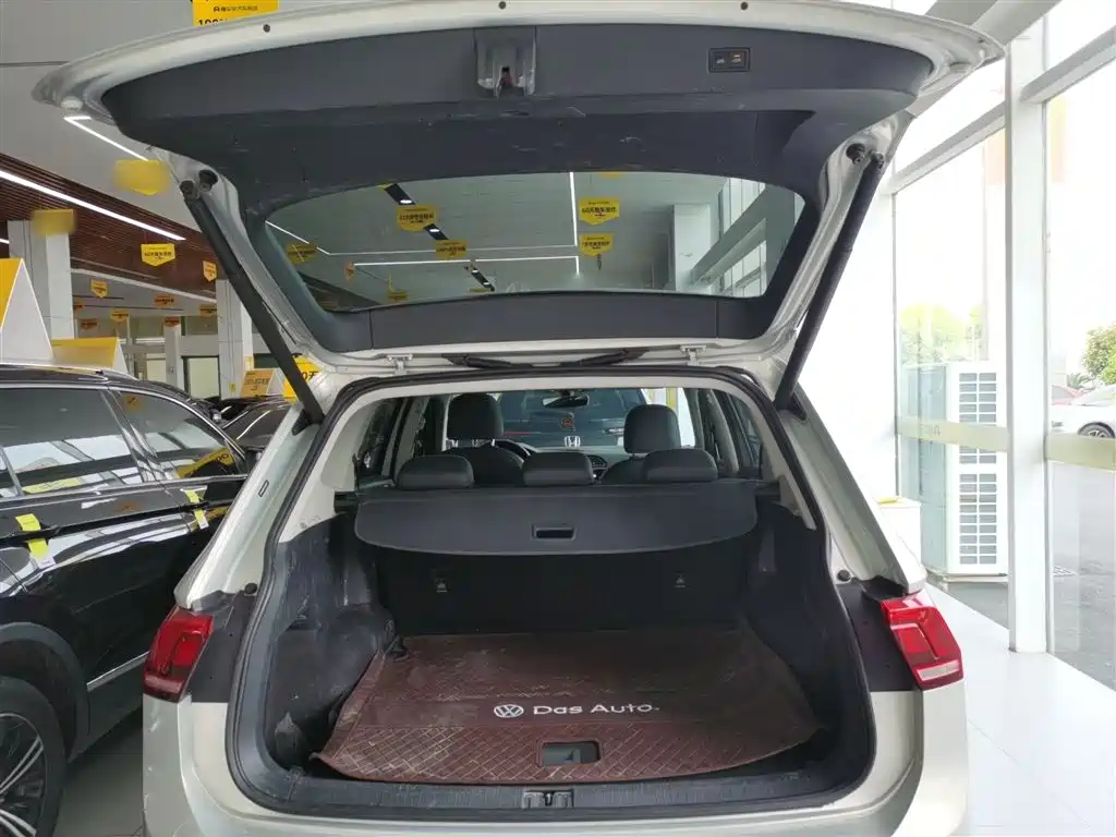 Volkswagen Tiguan L 2020 — фото 19