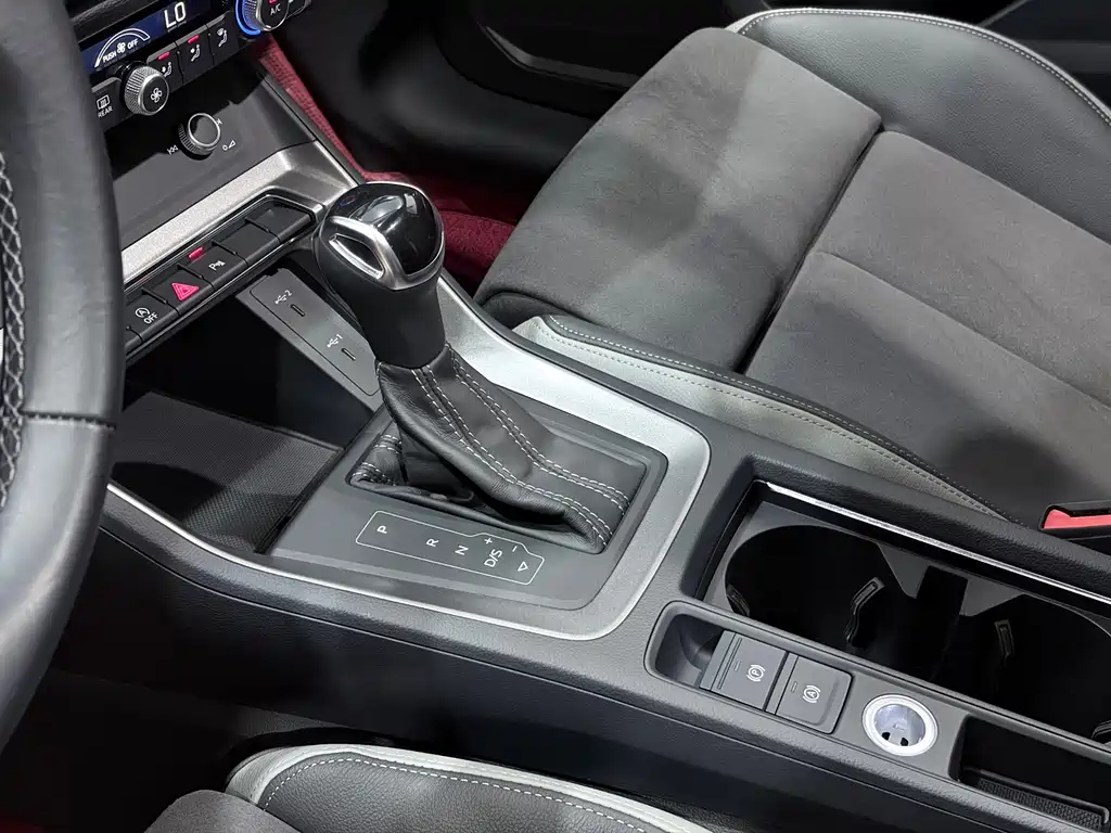 Audi Q3 2023 — фото 13