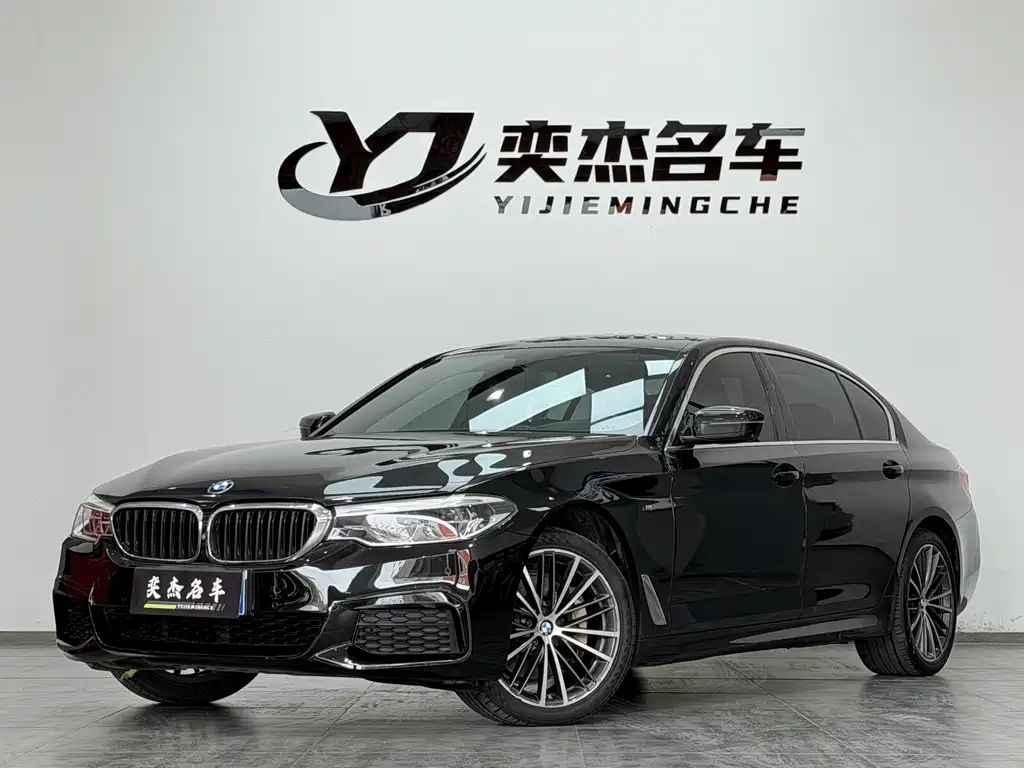 BMW 5 Series 2020 — фото 1