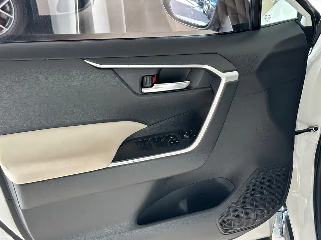 Toyota RAV4 2021