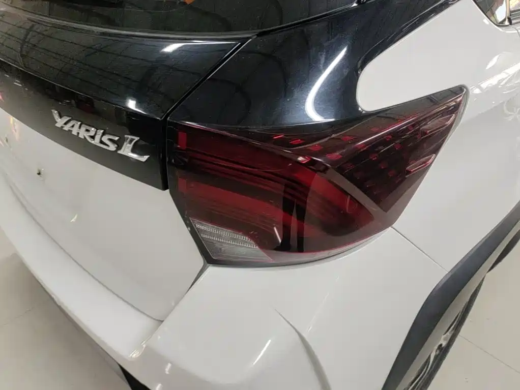 Toyota Yaris L 2021 — фото 8