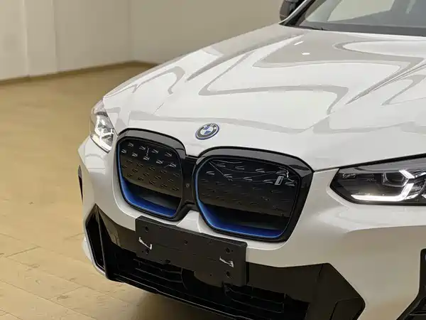 BMW iX3 2021