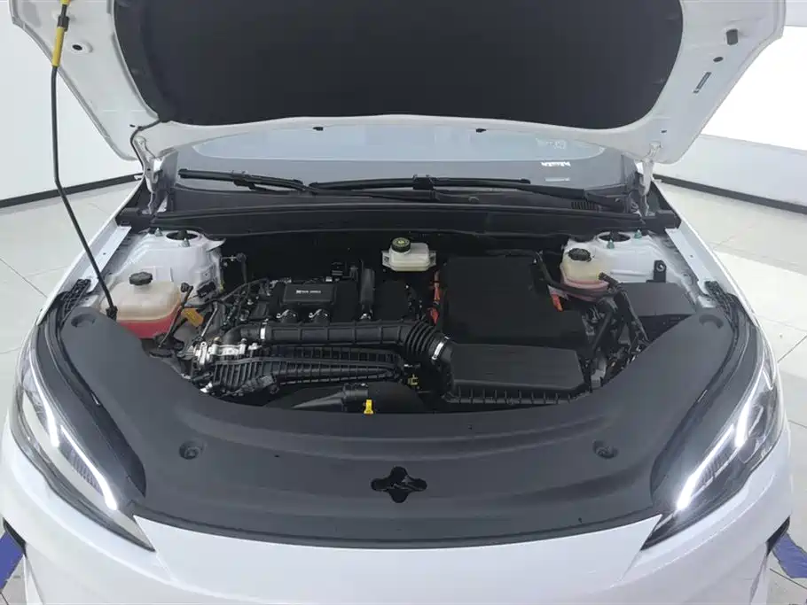 BYD Seal 05 DM-i 2025 — фото 10
