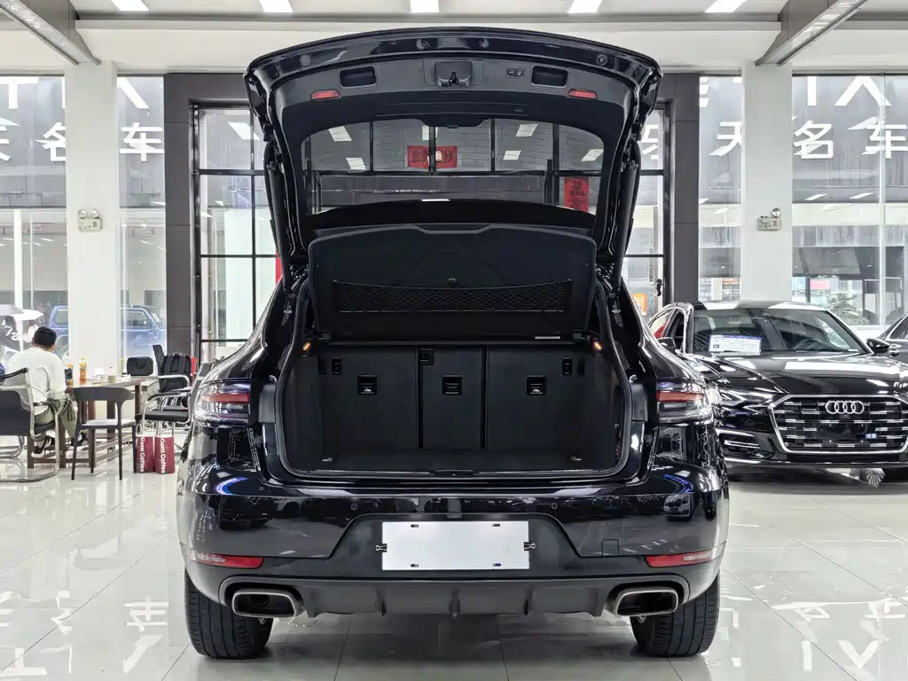 Porsche Macan 2020 — фото 15