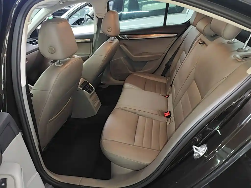 Skoda Octavia 2014 — фото 17