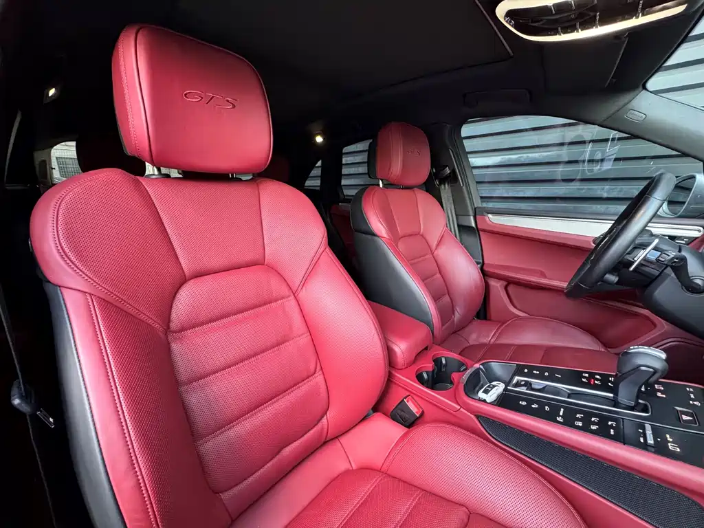 Porsche Macan 2022 — фото 16