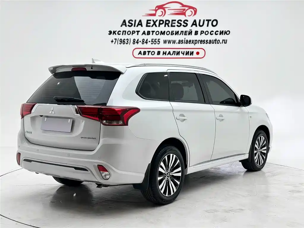 Mitsubishi Outlander 2022 — фото 6