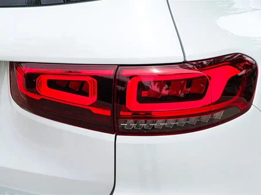Mercedes-Benz GLB 2021 — фото 24