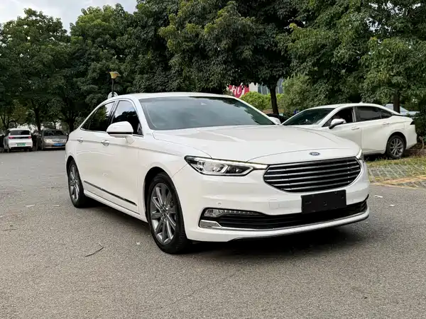 Ford Taurus 2021
