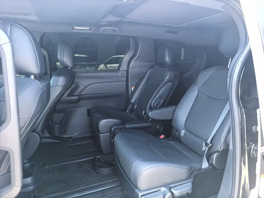 Toyota Granvia 2026