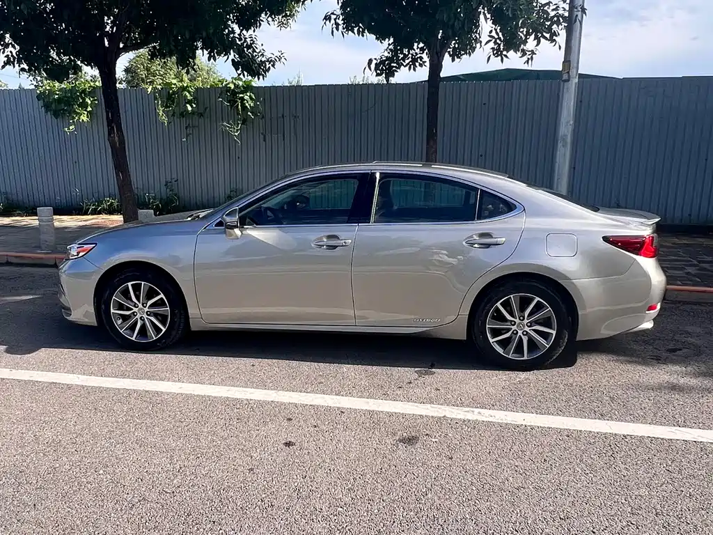 Lexus ES 2016 — фото 3