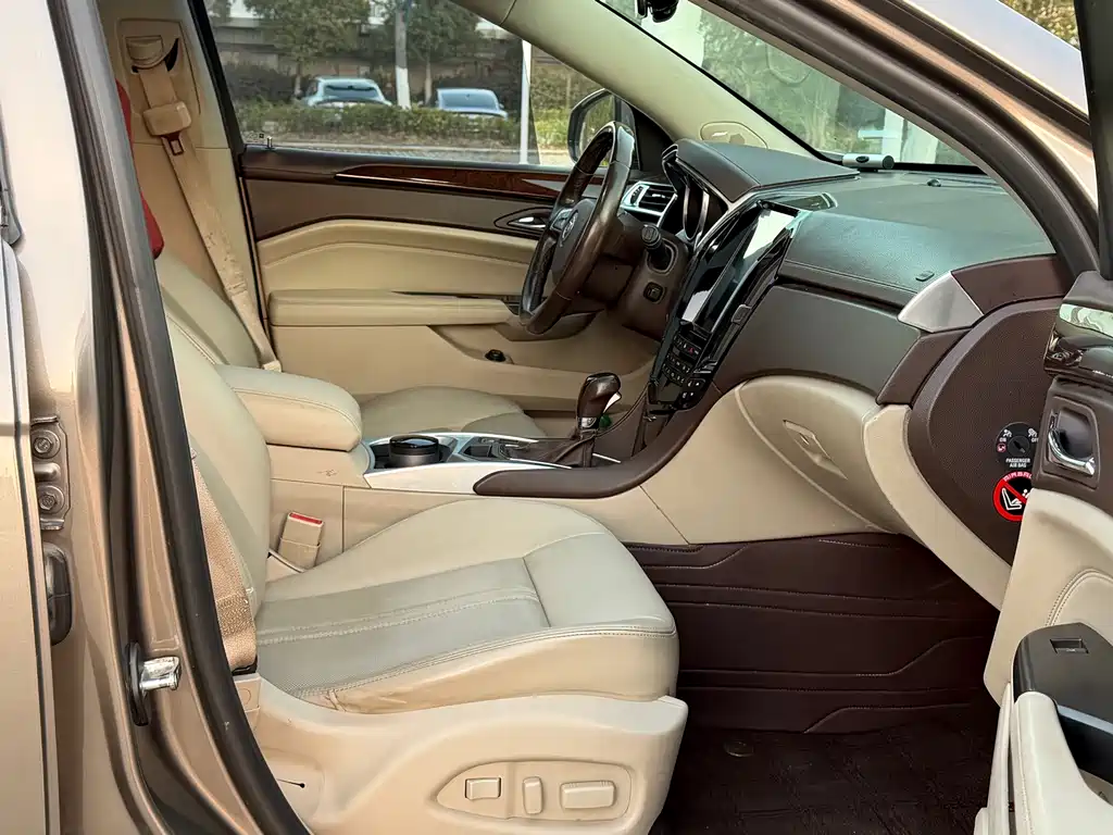 Cadillac SRX 2012 — фото 19