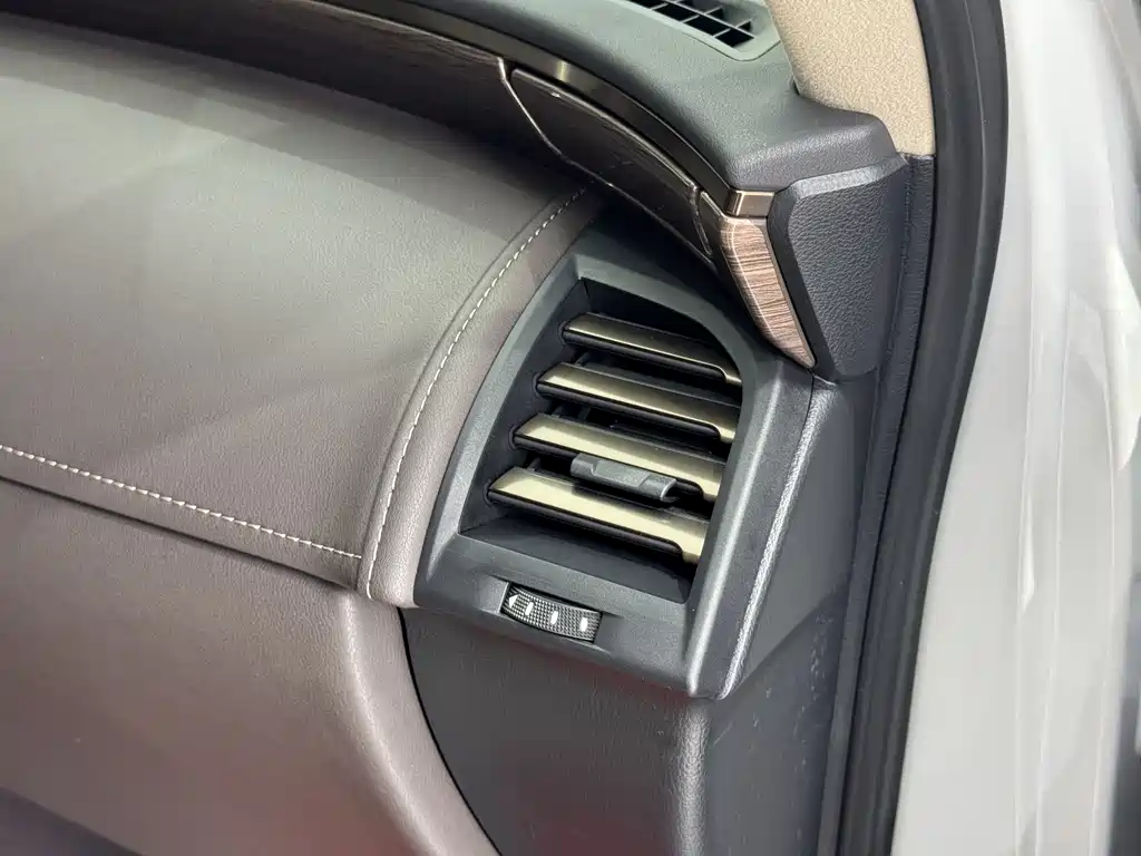 Toyota Alphard 2024 — фото 18