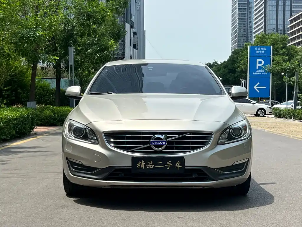 Volvo S60 2016 — фото 2