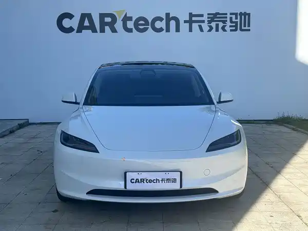 Tesla Model 3 2025
