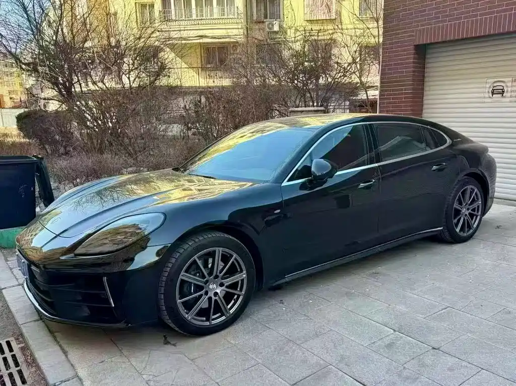 Porsche Panamera 2025