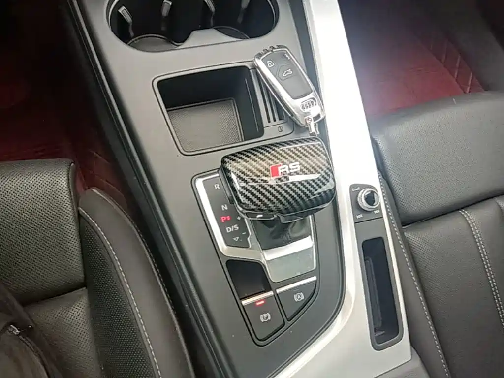 Audi A4L 2023 — фото 14